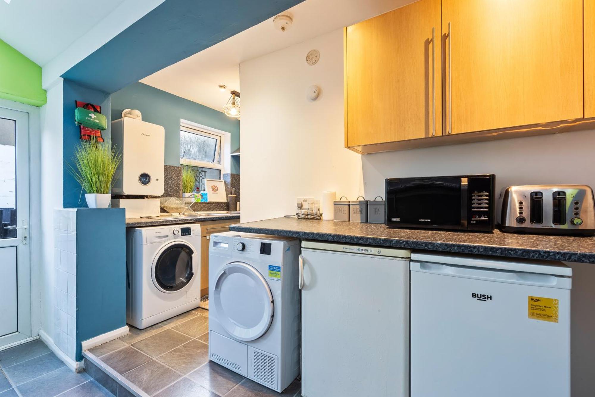 Вилла Impeccable 4-Bed House In Brixton Лондон Экстерьер фото