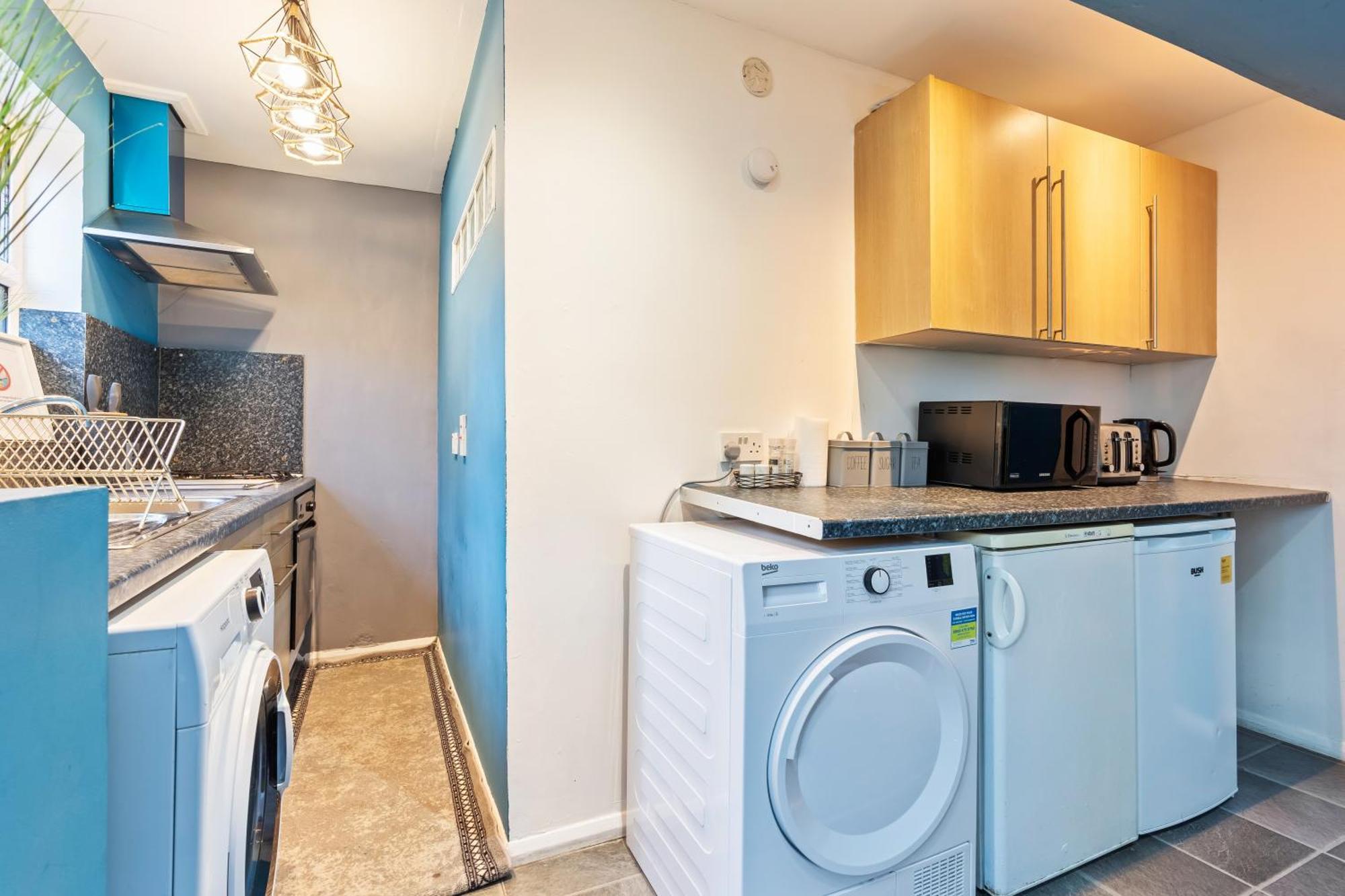 Вилла Impeccable 4-Bed House In Brixton Лондон Экстерьер фото