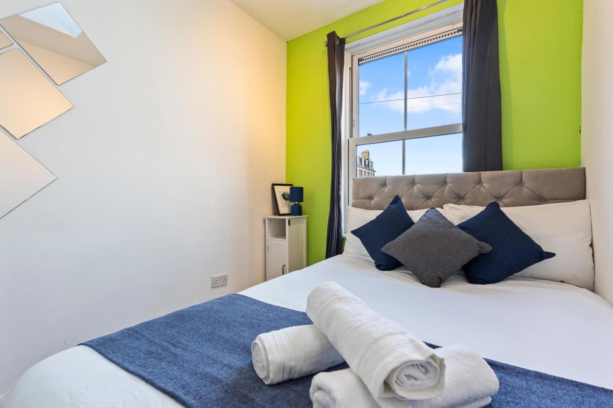Вилла Impeccable 4-Bed House In Brixton Лондон Экстерьер фото