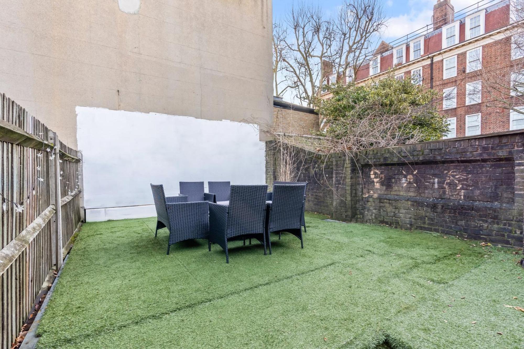 Вилла Impeccable 4-Bed House In Brixton Лондон Экстерьер фото